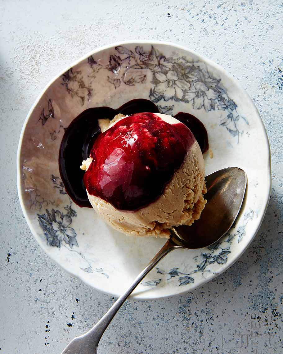 2016-0526_peanut-butter-ice-cream-with-concord-grape-coulis_james-ransom-111_FINAL