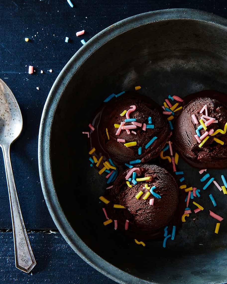 2016-0624_naked-chocolate-ice-cream-with-homemade-sprinkles_james-ransom-061