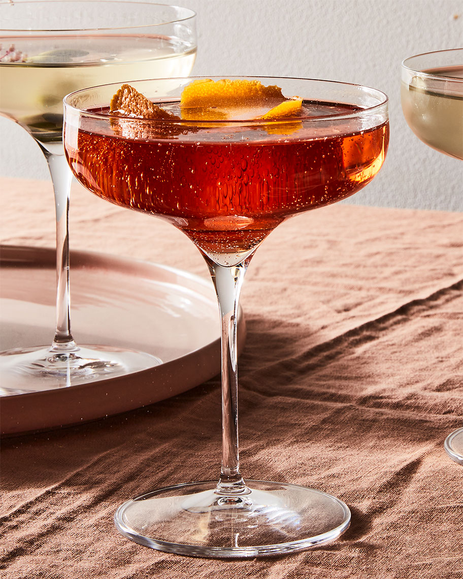 2021-0507_luigi-bormioli_cocktail-coupe-glasses-vinea-martini_1x1_james-ransom-151