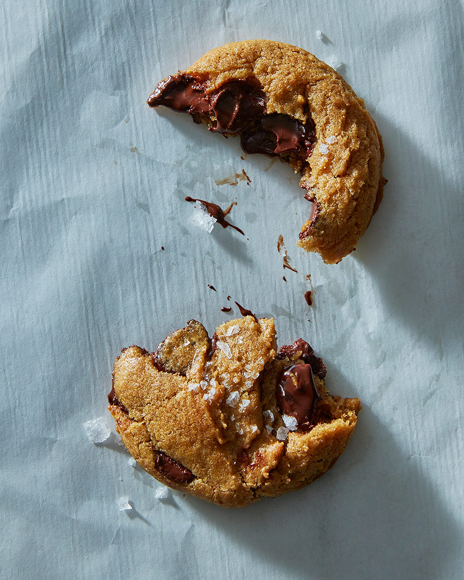 secretly-vegan-chocolate-chip-cookies_james-ransom-276